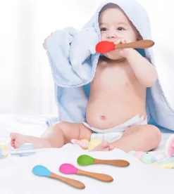 Dutsi - Set De Couverts Enfant En Siliconen Et Bois - Gris Ciment 13 Dutsi - Set De Couverts Enfant En Siliconen Et Bois - Gris Ciment -Bébé Soldes Boutique 1075x1200 4