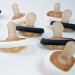 Tétines Mélange Nature | Set De 2 Pièces - White&Black - VALUE SET - Day&Night Baby Sucette - Tétine | Sucette | Sucette | Nourrisson | Nouveau-né - âge 3-18 Mois -Bébé Soldes Boutique 1197x1200 4