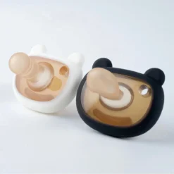 Tétines Mélange Nature | Set De 2 Pièces - White&Black - VALUE SET - Day&Night Baby Sucette - Tétine | Sucette | Sucette | Nourrisson | Nouveau-né - âge 3-18 Mois -Bébé Soldes Boutique 1198x1200 5