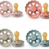 Frigg Fairytale Set De 4 Sucettes Les Princes Et Le Petit Pois, Little Match Girl, Clumsy Hans Et Ole Lukoie Et 6-18 Mois Taille 2