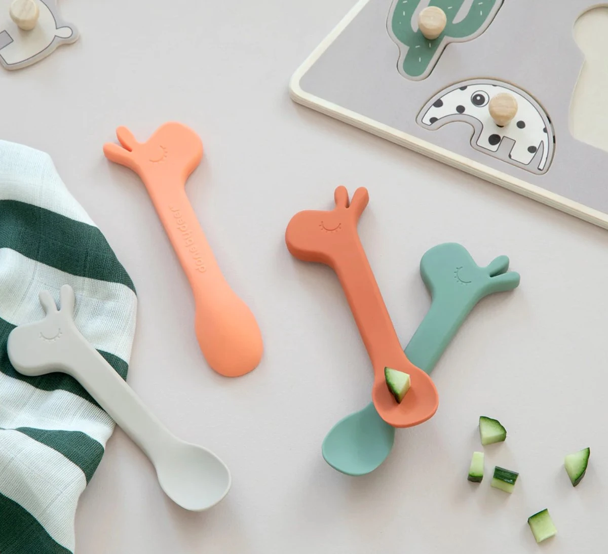 Lot De 2 Cuillères En Silicone Done By Deer Lalee Blue 2 Lot De 2 Cuillères En Silicone Done By Deer Lalee Blue – Image 2