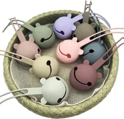 Kidsy - Attache-sucette En Silicone Avec Oreilles - Attache-sucette En Silicone Gratuit - Attache-sucette - Sans BPA - Blauw Ciel Profond -Bébé Soldes Boutique 1200x1150 1