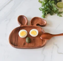 Khaya - Assiette En Bois Pour Enfants - Vaisselle Pour Enfants - Assiette Pour Enfants Durablement Sûre -Bébé Soldes Boutique 1200x1169 13