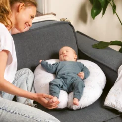 Doomoo Softy - Petit Coussin D'allaitement - Billes Ultra Fines Et Silencieuses - Coton Organique - 150 Cm - Spring Blue -Bébé Soldes Boutique 1200x1200 1248