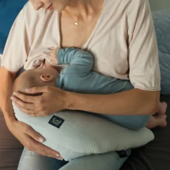 La Millou Coussin De Grossesse | Mamie Dana Le Poulet, Smoke Mint | Coussinet D'Allaitement, Oreiller De Maternité -Bébé Soldes Boutique 1200x1200 1256