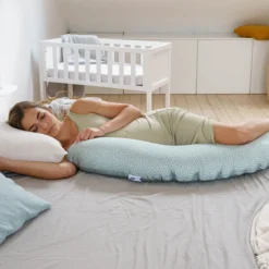 Doomoo Buddy - Coussin D'allaitement Et De Grossesse - Coton Organique - 180cm - Cloudy Kaki -Bébé Soldes Boutique 1200x1200 1310
