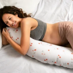 Doomoo Buddy - Coussin D'allaitement Et De Grossesse - Coton Organique - 180cm - Cherries Green -Bébé Soldes Boutique 1200x1200 1364