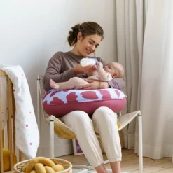 Doomoo Buddy Cover - Housse Pour Coussin D'allaitement Buddy - Coton Organique - 180 Cm - Brushes Ruby -Bébé Soldes Boutique 1200x1200 1522