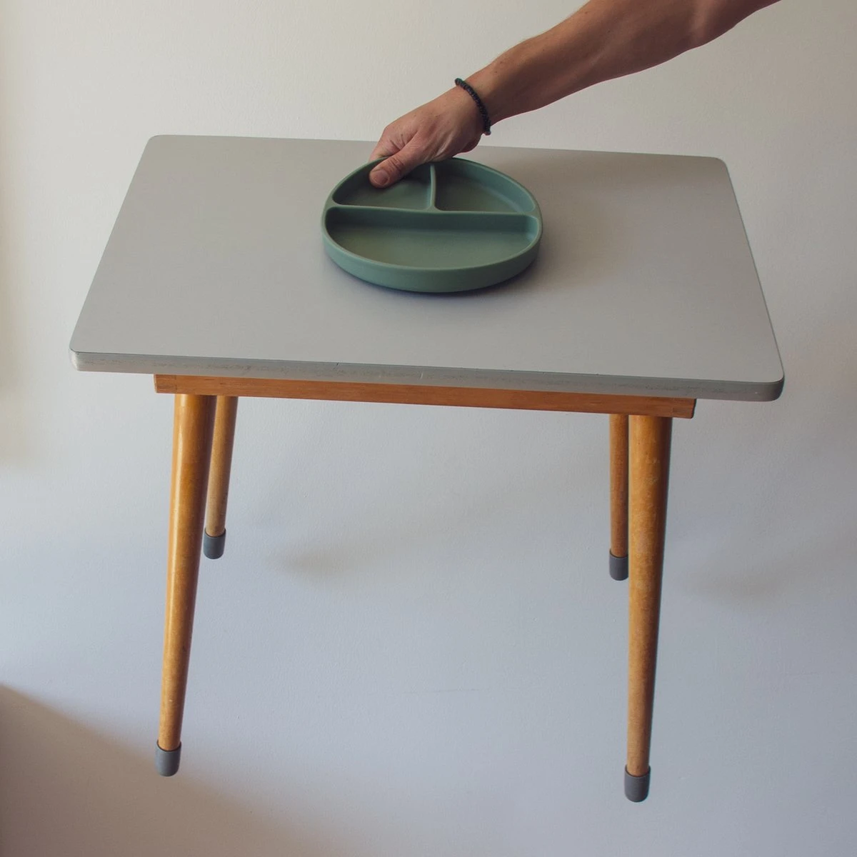 Cultures D' Kids | Assiette Bébé Avec Cuillère | Assiette Avec Ventouse | Vaisselle Enfant Incassable | Vert 7 Cultures D' Kids | Assiette Bébé Avec Cuillère | Assiette Avec Ventouse | Vaisselle Enfant Incassable | Vert – Image 7