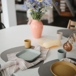 Tasse à Boire Mushie | SALOPETTE | Tasses | 2 Pièces | Vanille | Coupe | Tasse De Pratique | Vanille | Beige -Bébé Soldes Boutique 1200x1200 1693