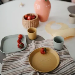 Tasse à Boire Mushie | SALOPETTE | Tasses | 2 Pièces | Fumée | Coupe | Tasse De Pratique | Gris | Gris -Bébé Soldes Boutique 1200x1200 1754