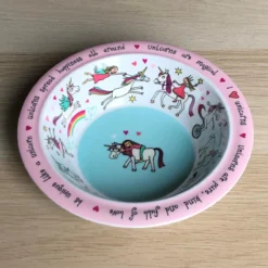 Set Vaisselle Enfant Licorne Mélaminé (assiette + Bol + Tasse + Cuillère) - Tyrrell Katz & Set Vaisselle Plastique Rose - Kalas -Bébé Soldes Boutique 1200x1200 1893