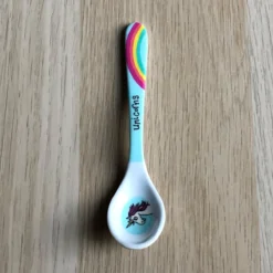 Set Vaisselle Enfant Licorne Mélaminé (assiette + Bol + Tasse + Cuillère) - Tyrrell Katz & Set Vaisselle Plastique Rose - Kalas -Bébé Soldes Boutique 1200x1200 1894