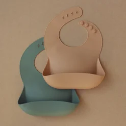 Cultures D' Kids | Bavoirs Bébé En Siliconen Avec Réceptacle | Bavoir Pour Bébé Et Tout-petit | Set 2 Pièces | Vert Et Abricot -Bébé Soldes Boutique 1200x1200 2106