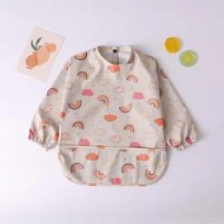 Bavoir Imperméable Avec Manche - Bavoir Manches Longues - Imperméable - Arc-en-ciel Et Nuages - Taille M - à Partir De 12 Mois - Cadeau Sinterklaas - Petits Cadeaux Sinterklaas - Liste - Enfants Jusqu'à 25 Euros