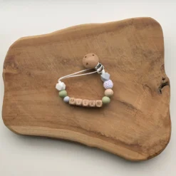 Attache Tétine Avec Nom | Personnalisé | Vert Wit - Bois | Neutre De Genre | Cadeau De Naissance | Bébé | Attache Tétine | Chaîne De Sucette | Bébés -Bébé Soldes Boutique 1200x1200 429