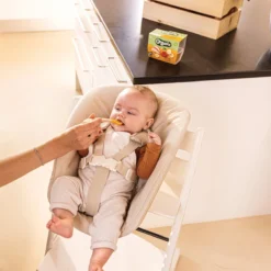 Organix Fruit Cups - Pomme & Framboise + Pomme & Fraise & Cassis - Collations Pour Bébé - Collations Aux Fruits à Grignoter - Nourriture Pour Bébé 100 % Biologique - Geen Additifs Inutiles - 6 Mois Et Plus - 24 Pièces -Bébé Soldes Boutique 1200x1200 831