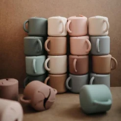 Boîte à Goûter En Silicone - Mushie - Avec Poignées - Rose Blush -Bébé Soldes Boutique 1200x1200 839