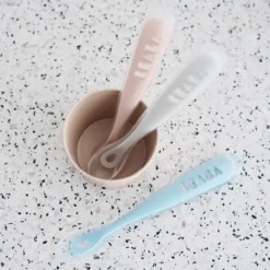 BEABA Lot De 2 Cuilleres 1er âge Silicone Avec Boite De Transport Windy Blue Set -Bébé Soldes Boutique 1200x1200 924