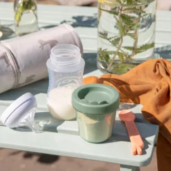 Done By Deer Boîte à Nourriture Bébé Croco Vert Lot De 3