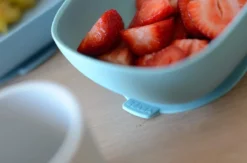 Beaba, Ensemble à Manger, 4 Pièces, Antidérapant, Bleu / Taupe, Silicone -Bébé Soldes Boutique 1200x794 1