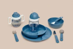 Mepal Mio - Assiette Pour Enfants - Peut être Mise Au Micro-ondes - Bleu Profond - Léger - Encoche Pratique - Peut Prendre Des Coups -Bébé Soldes Boutique 1200x800 120