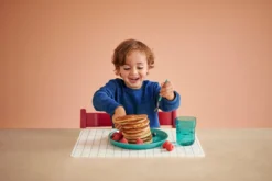 Mepal Mio - Assiette Pour Enfants - Peut être Mise Au Micro-ondes - Bleu Profond - Léger - Encoche Pratique - Peut Prendre Des Coups -Bébé Soldes Boutique 1200x800 121