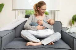 Doomoo Softy - Petit Coussin D'allaitement - Billes Ultra Fines Et Silencieuses - Coton Organique - 150 Cm - Fox Grey -Bébé Soldes Boutique 1200x801 18