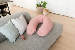 Doomoo Basics Comfy Big - Coussin D'allaitement - Coton Biologique - 190cm - Tetra Pink -Bébé Soldes Boutique 1200x801 4