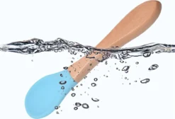 Dutsi - Set De Couverts Enfant En Siliconen Et Bois - Gris Ciment 15 Dutsi - Set De Couverts Enfant En Siliconen Et Bois - Gris Ciment -Bébé Soldes Boutique 1200x815 3