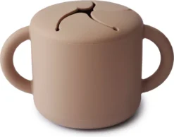 Boîte à Collation En Silicone - Mushie - Avec Poignées - Cambridge Blue -Bébé Soldes Boutique 1200x941