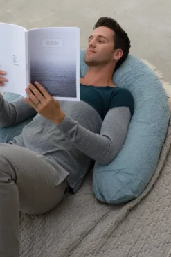 Form Fix Voedingskussen Inclusief 2 Voedingskussenhoezen Bruin VOORDEELBUNDEL -Bébé Soldes Boutique 798x1200 3