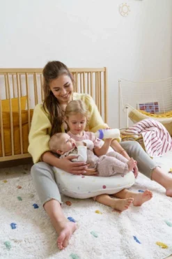 Doomoo Softy - Petit Coussin D'allaitement - Billes Ultra Fines Et Silencieuses - Coton Organique - 150 Cm - Happy Colors 12 Doomoo Softy - Petit Coussin D'allaitement - Billes Ultra Fines Et Silencieuses - Coton Organique - 150 Cm - Happy Colors -Bébé Soldes Boutique 800x1200 27