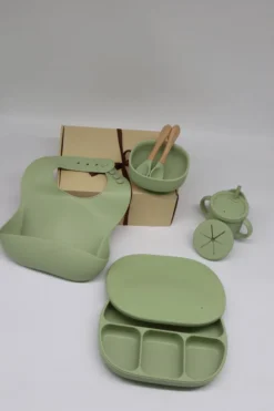 Neuf - Vaisselle En Silicone Pour Bébé - Antidérapante - Vert - Cadeau De Maternité - Coffret Cadeau - Couverts Pour Enfants - Sans BPA -Bébé Soldes Boutique 800x1200 47