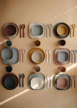 Mushie De Pratique Pour Enfants Mushie | Moutarde / Ocre | Cuillère + Fourchette | SALOPETTE | Spécifications -Bébé Soldes Boutique 851x1200 2