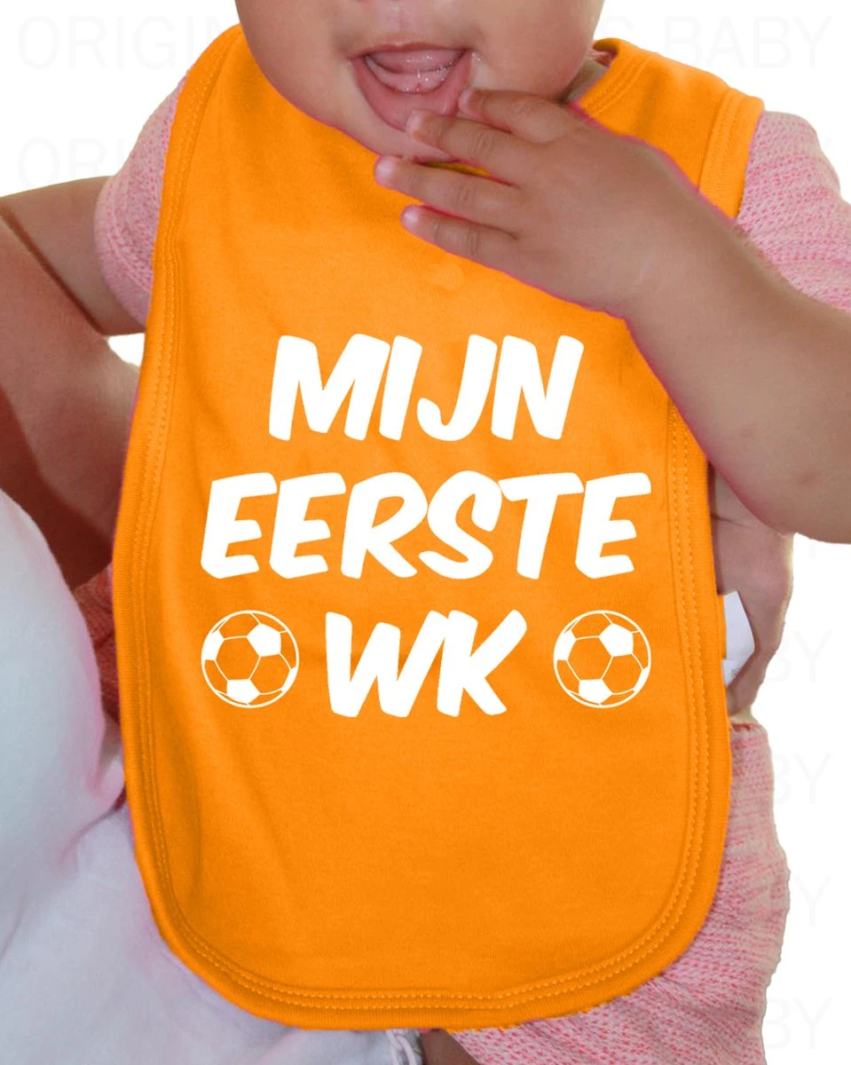 2 PIÈCES - Bavoirs Unisexes MY FIRST World Cup - Oranje Et Blanc - Taille Unique - Coupe Régulière - Textes Amusants Et Amusants | Motifs - Kwoots Original - Pour Garçons Et Filles - Lavable - Cadeau - We Love Oranje - Bavoirs - Avec Fermeture 1 2 PIÈCES - Bavoirs Unisexes MY FIRST World Cup - Oranje Et Blanc - Taille Unique - Coupe Régulière - Textes Amusants Et Amusants | Motifs - Kwoots Original - Pour Garçons Et Filles - Lavable - Cadeau - We Love Oranje - Bavoirs - Avec Fermeture